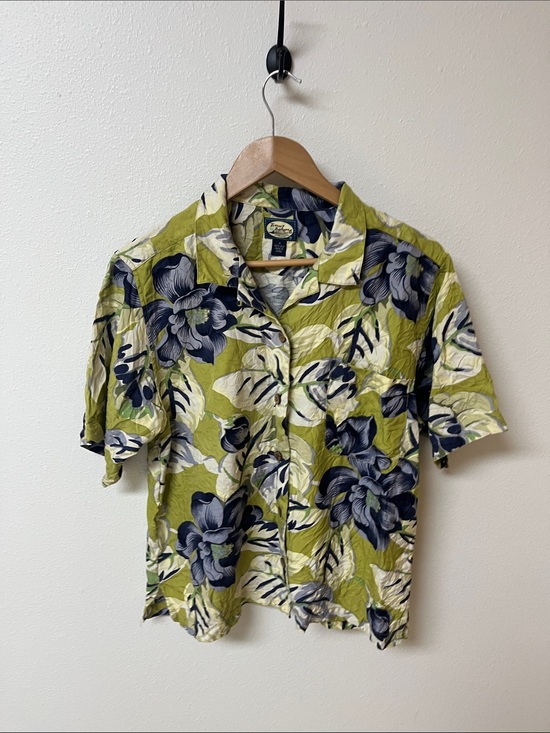 Tommy Bahama Other - Tommy Bahama silk Floral Camp Shirt, size M